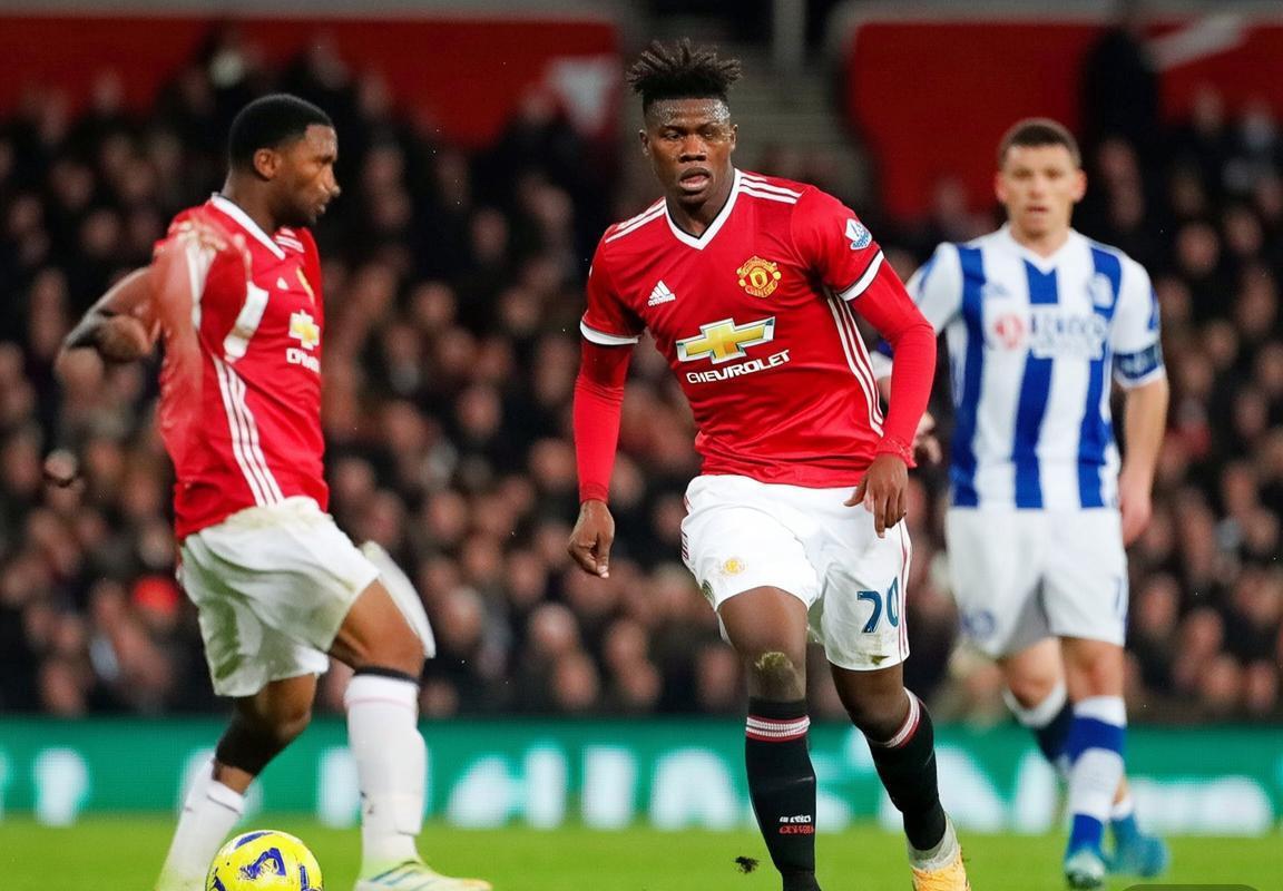 英超联赛争冠风云：曼联破咒之战，阿森纳稳居榜首，切尔西强势冲击前四